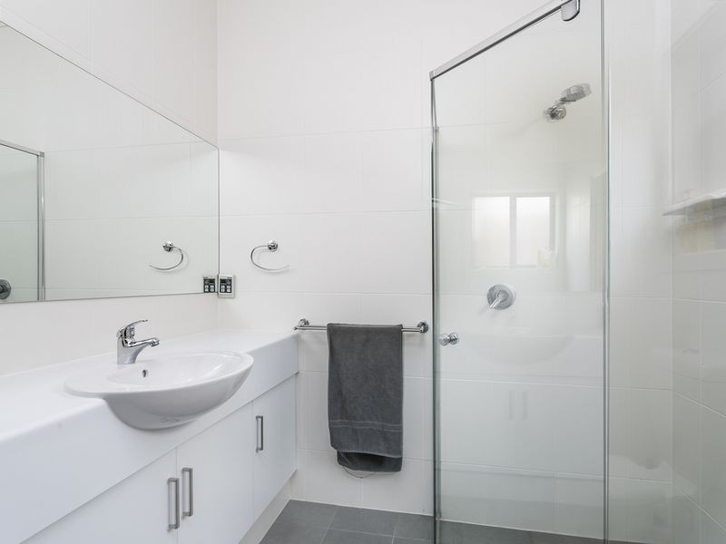 8A Byron Avenue, Clovelly Park SA 5042