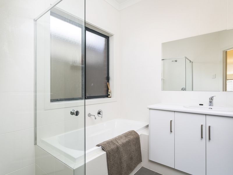 8A Byron Avenue, Clovelly Park SA 5042