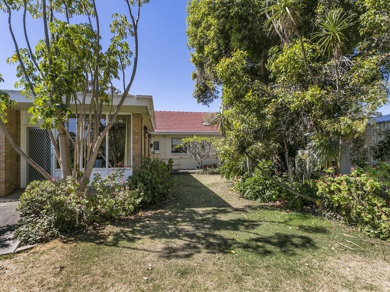 1 Vinall Steet, Dover Gardens SA 5048