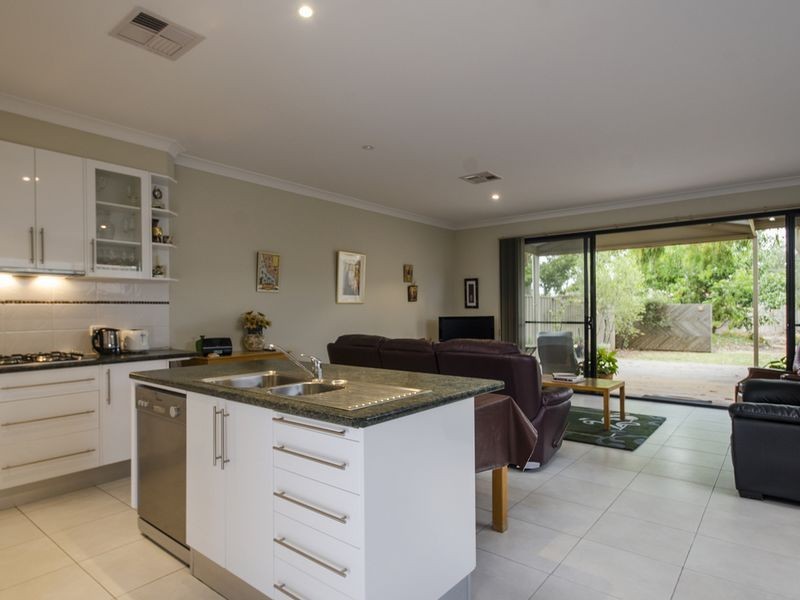 13A Dalkeith Avenue, Dover Gardens SA 5048