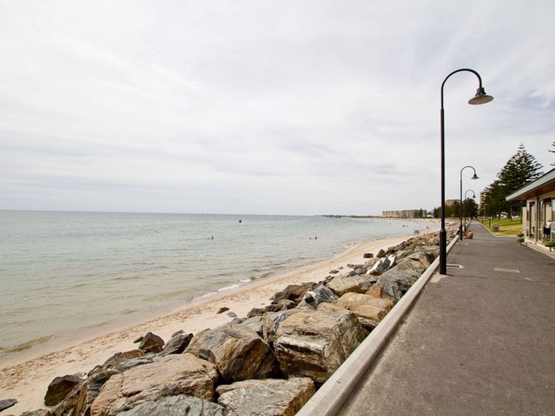 9/3 Broadway, Glenelg South SA 5045