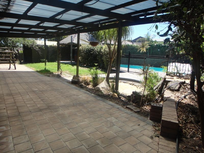 5 Tania Drive, Aberfoyle Park SA 5159