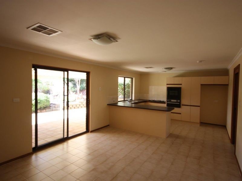 18 Nalimba Street, Hallett Cove SA 5158