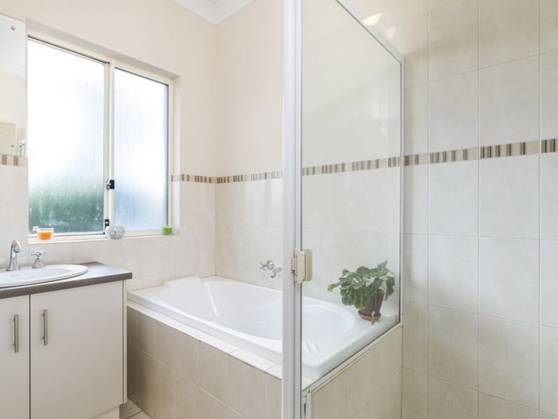 2 Lincoln Avenue, Warradale SA 5046