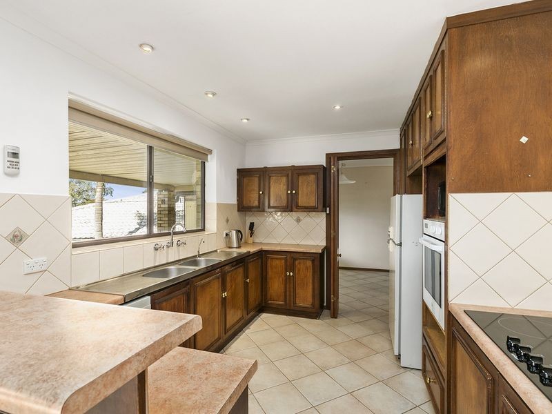 11 Balee Avenue, Sheidow Park SA 5158