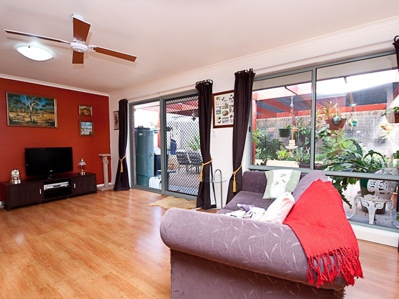 4 First Street, Hallett Cove SA 5158