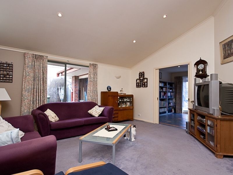 4 First Street, Hallett Cove SA 5158