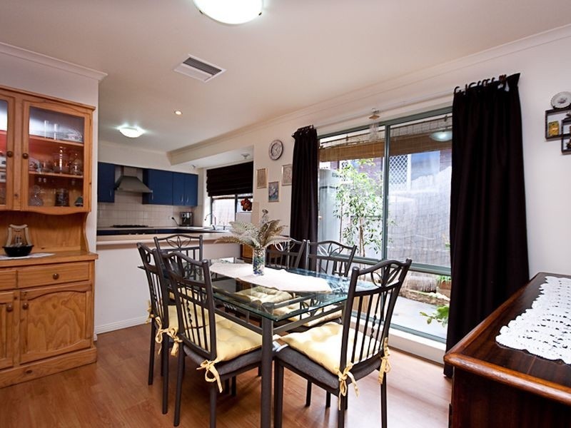 4 First Street, Hallett Cove SA 5158