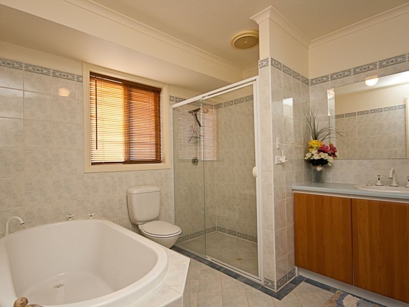 4 First Street, Hallett Cove SA 5158