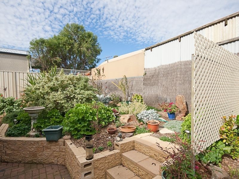 4 First Street, Hallett Cove SA 5158