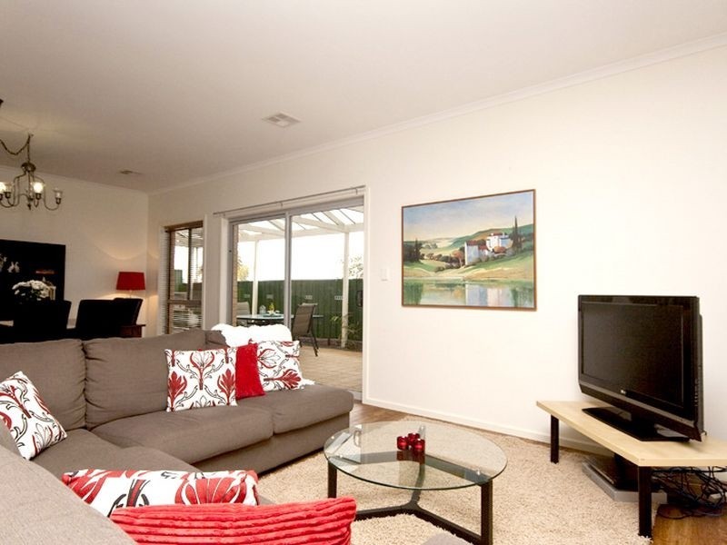 2 Thomas Street, Seacliff Park SA 5049