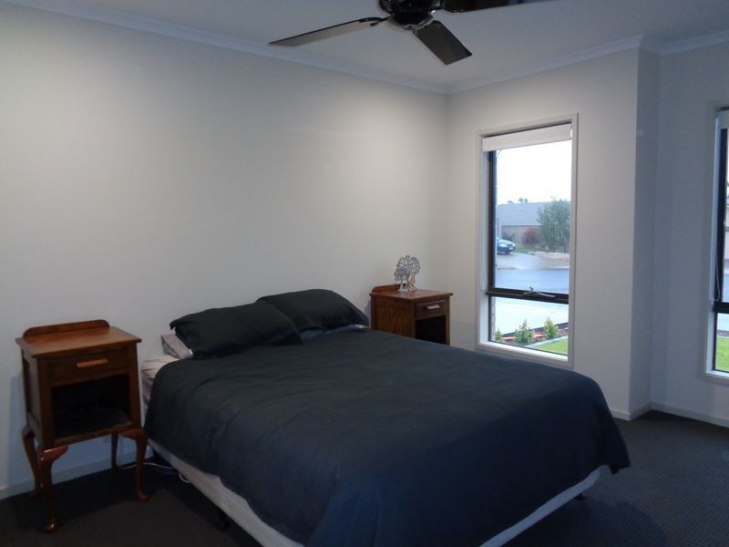 25 Arkle Place, Woodcroft SA 5162