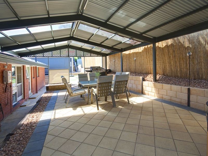 4 Greenbank Close, O’halloran Hill SA 5158