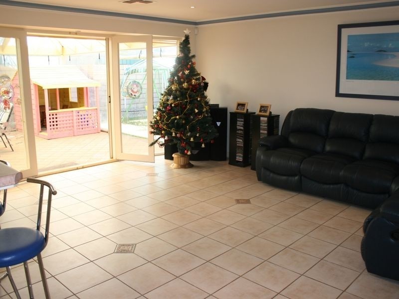 40 Elizabeth Crescent, Hallett Cove SA 5158