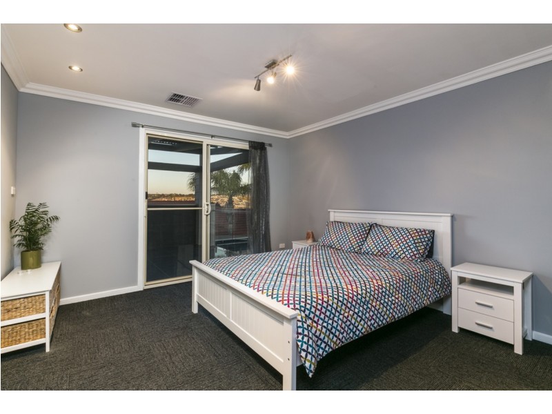 56 Freebairn Drive, Hallett Cove SA 5158