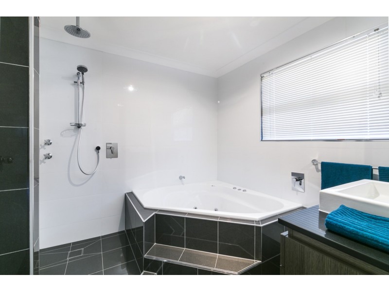 56 Freebairn Drive, Hallett Cove SA 5158