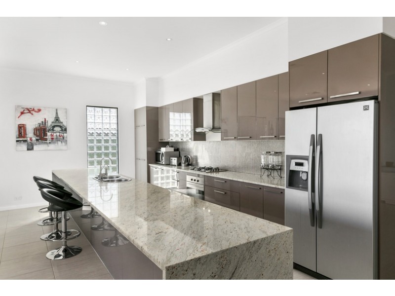 76 Elizabeth Crescent, Hallett Cove SA 5158