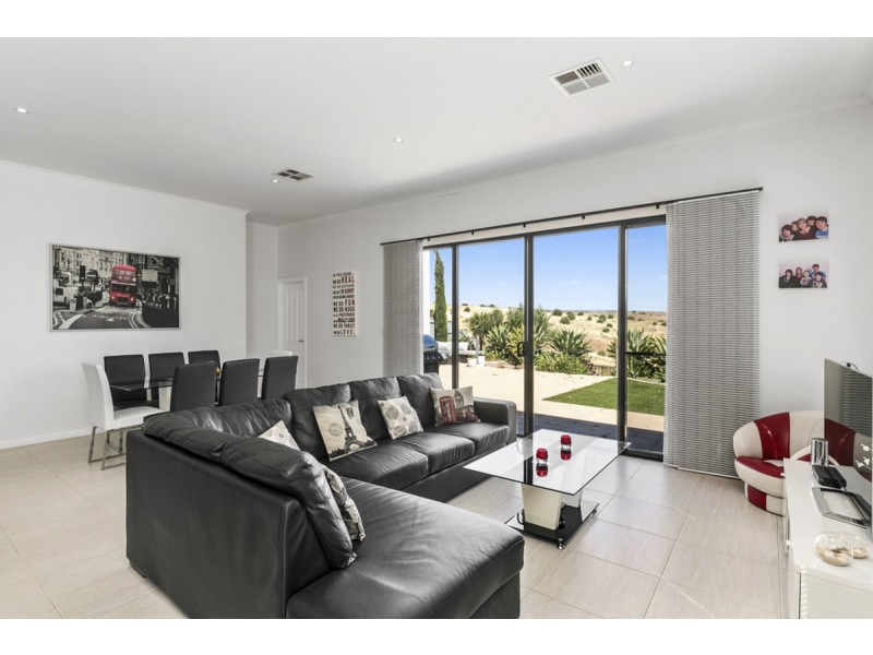 76 Elizabeth Crescent, Hallett Cove SA 5158