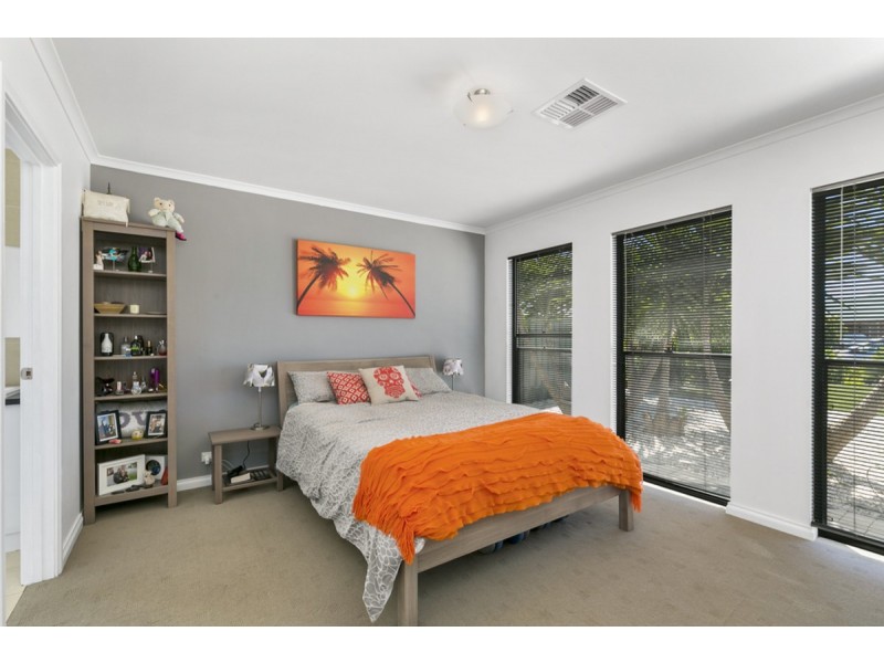 76 Elizabeth Crescent, Hallett Cove SA 5158
