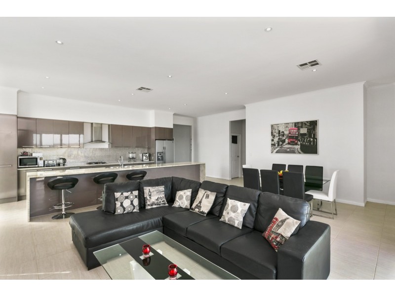76 Elizabeth Crescent, Hallett Cove SA 5158