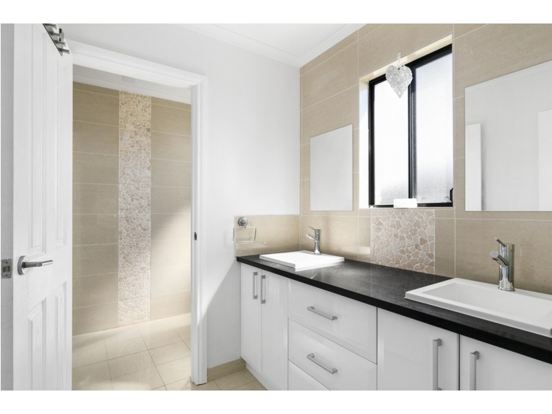 76 Elizabeth Crescent, Hallett Cove SA 5158