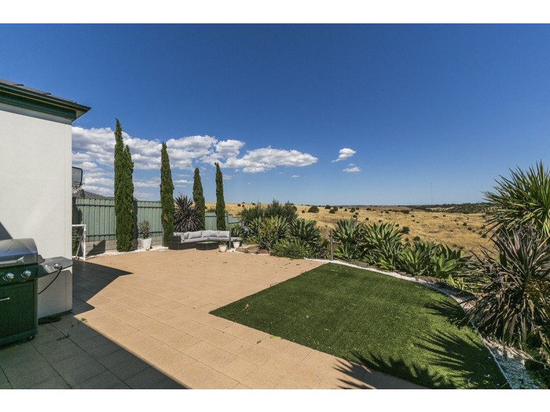 76 Elizabeth Crescent, Hallett Cove SA 5158