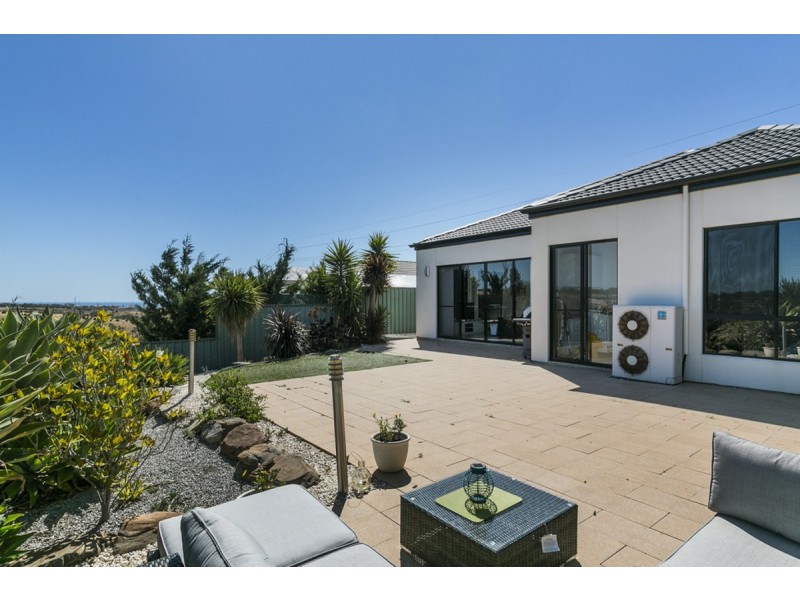 76 Elizabeth Crescent, Hallett Cove SA 5158
