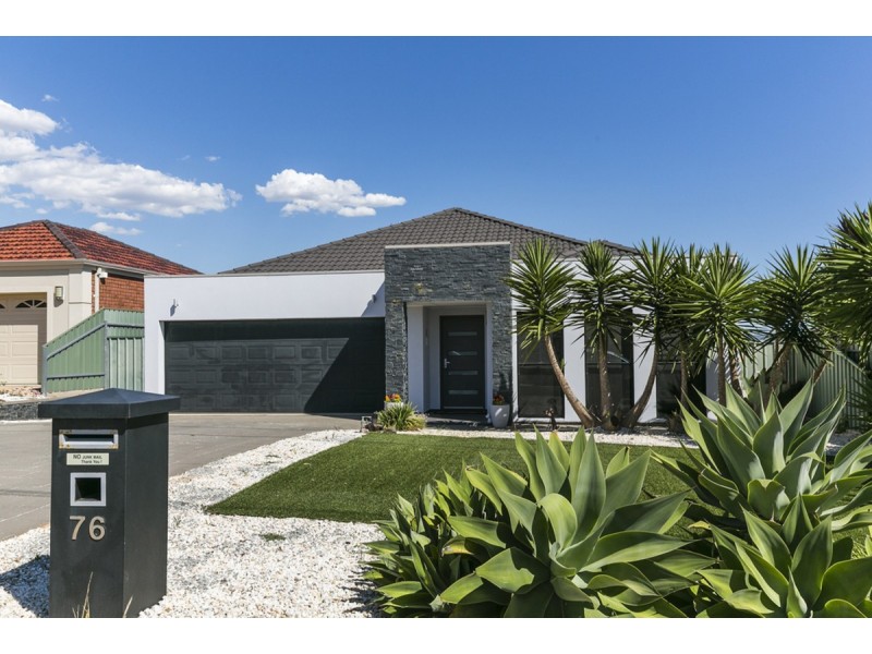 76 Elizabeth Crescent, Hallett Cove SA 5158