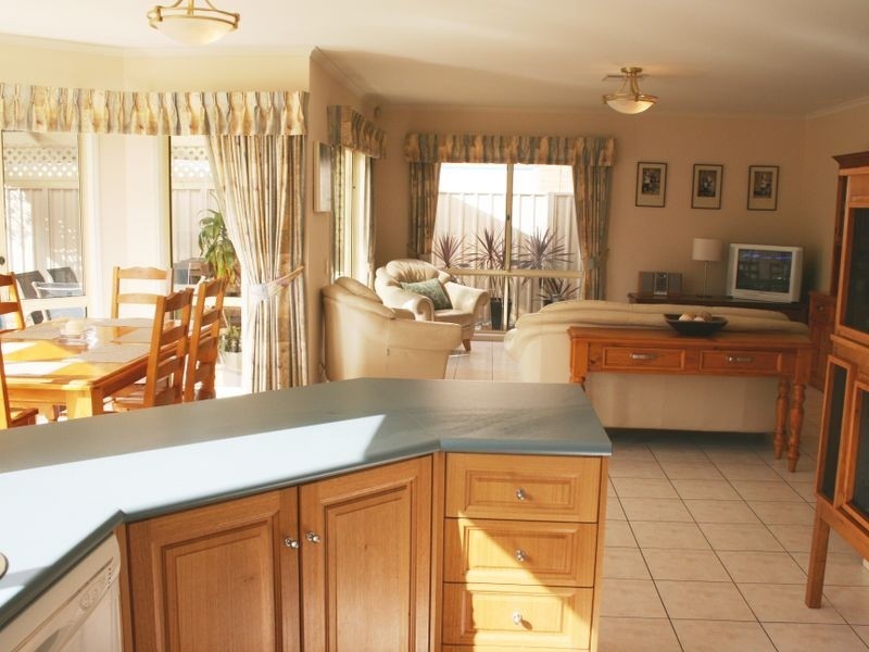 5 Chatswood Walk, Morphettville SA 5043