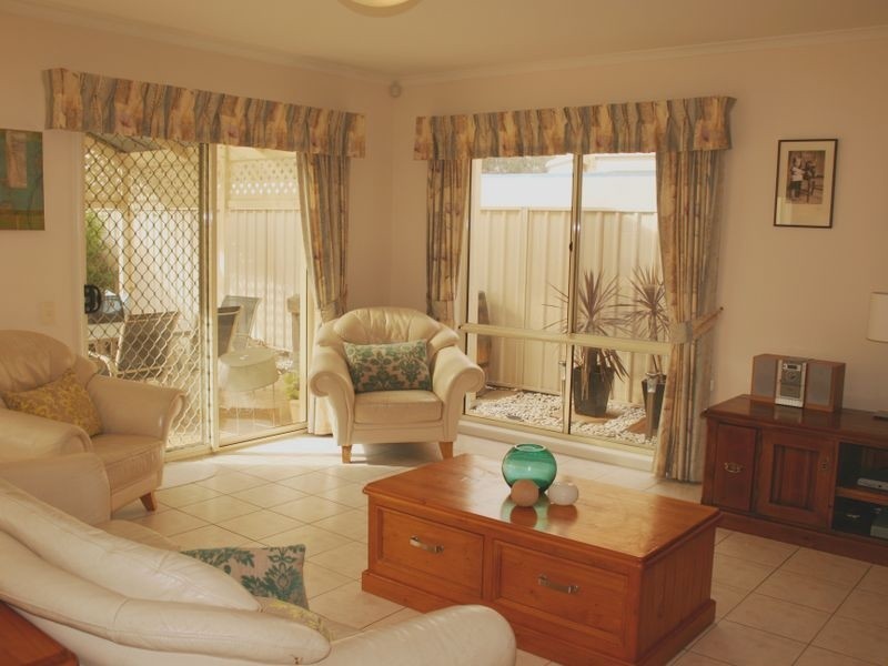 5 Chatswood Walk, Morphettville SA 5043