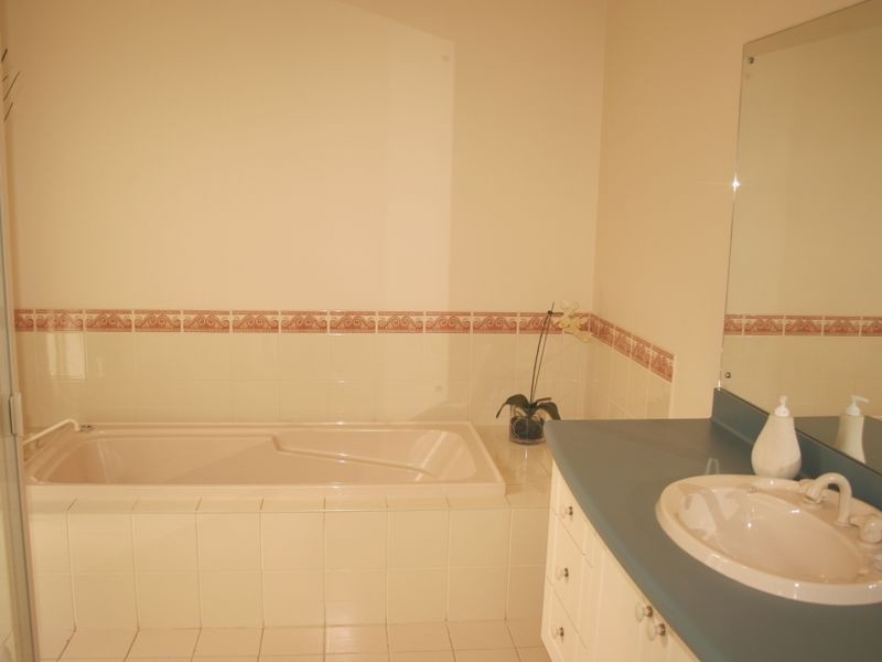 5 Chatswood Walk, Morphettville SA 5043