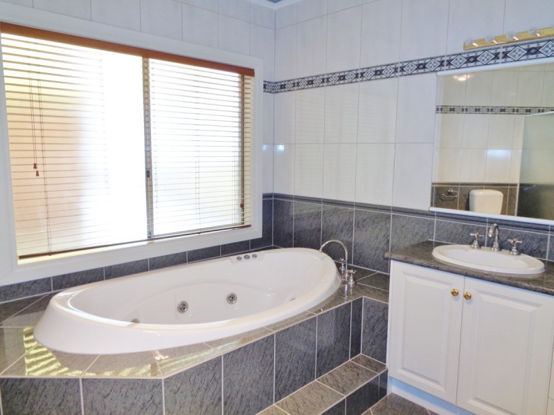 21 Ramsay Avenue, Seacombe Gardens SA 5047