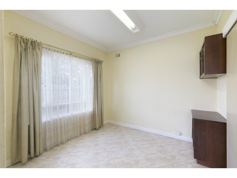 2 Madden Avenue, Glandore SA 5037