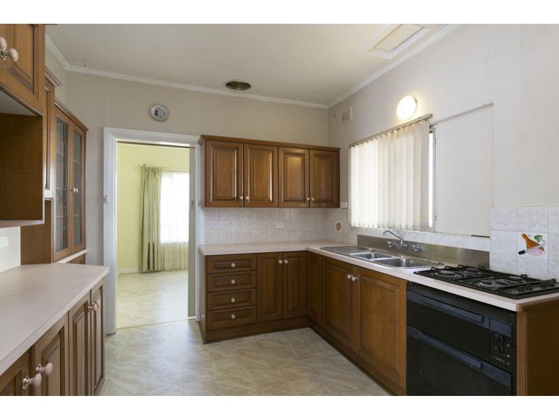 2 Madden Avenue, Glandore SA 5037