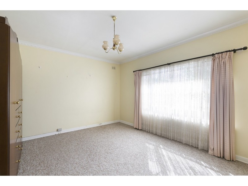 2 Madden Avenue, Glandore SA 5037