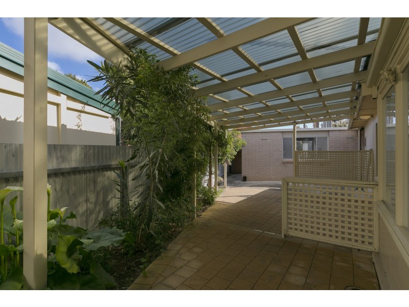 2 Madden Avenue, Glandore SA 5037