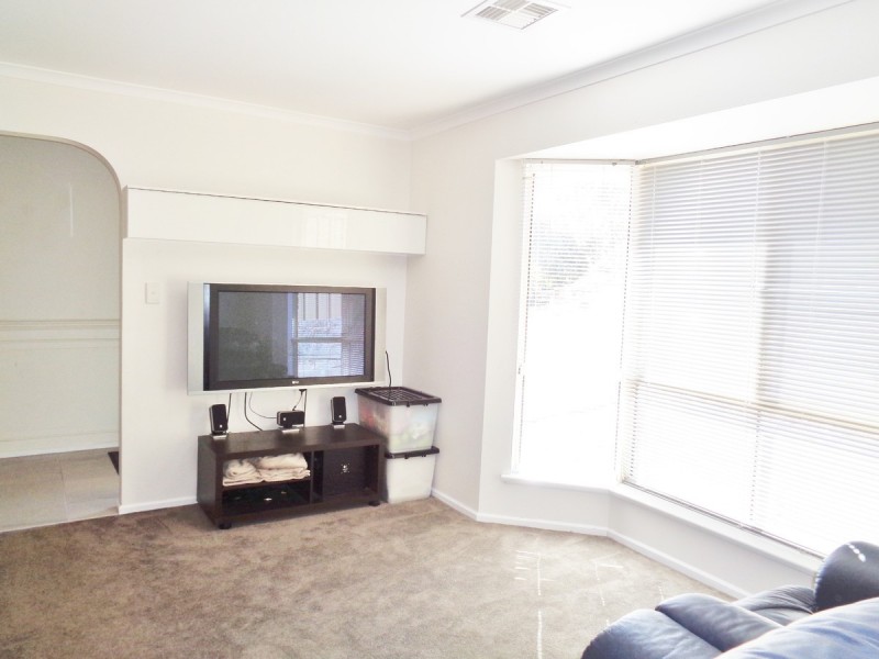 30 Hendrix Crescent, Woodcroft SA 5162