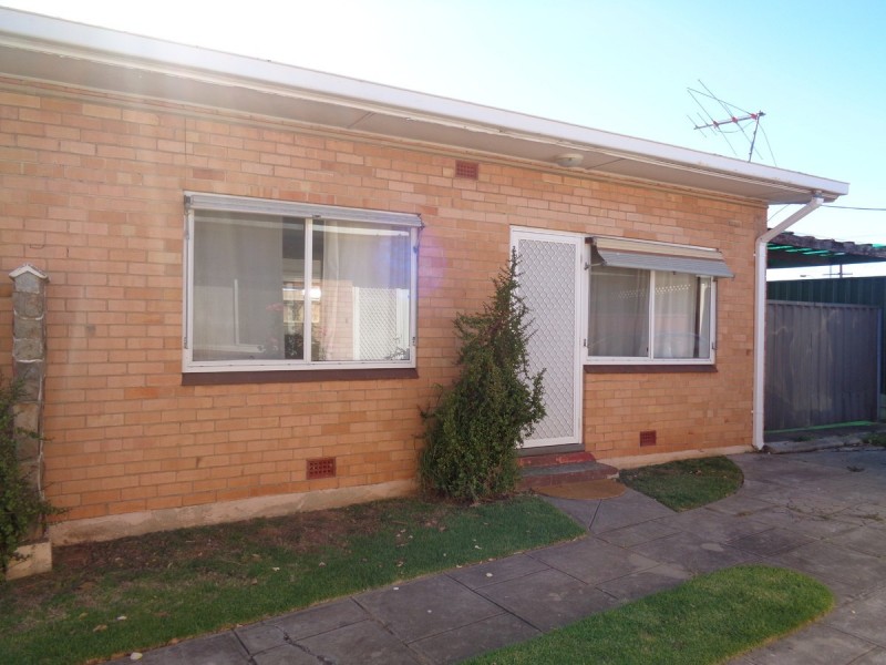 2/1A Gladstone Road, North Brighton SA 5048