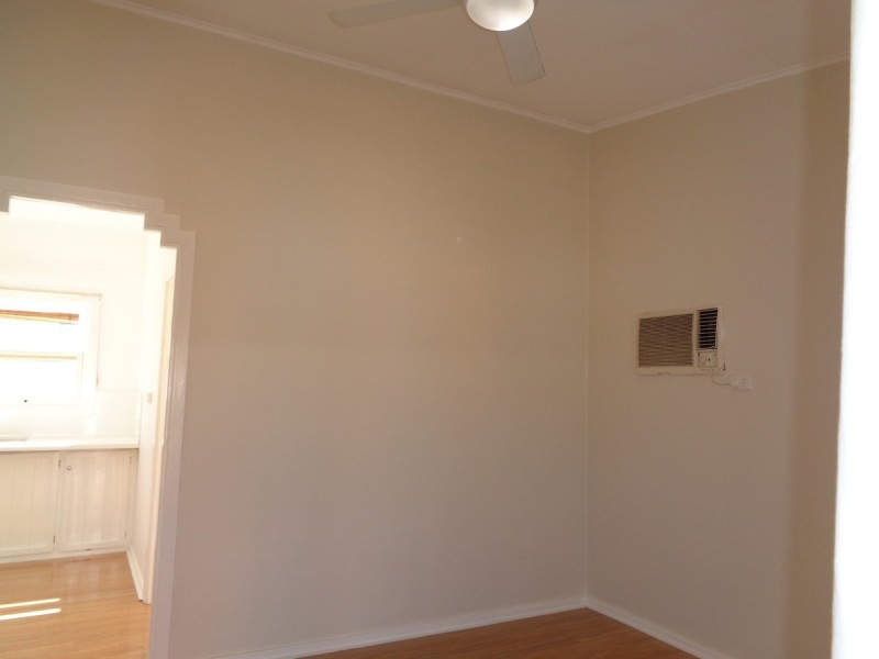 2/1A Gladstone Road, North Brighton SA 5048