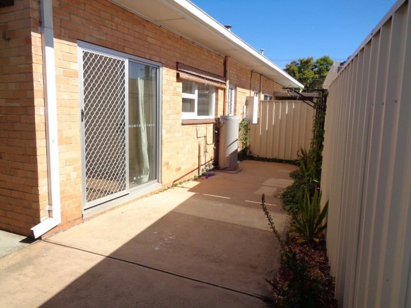 2/1A Gladstone Road, North Brighton SA 5048