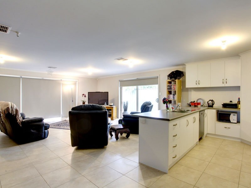 2/5A Mark Court, Morphett Vale SA 5162