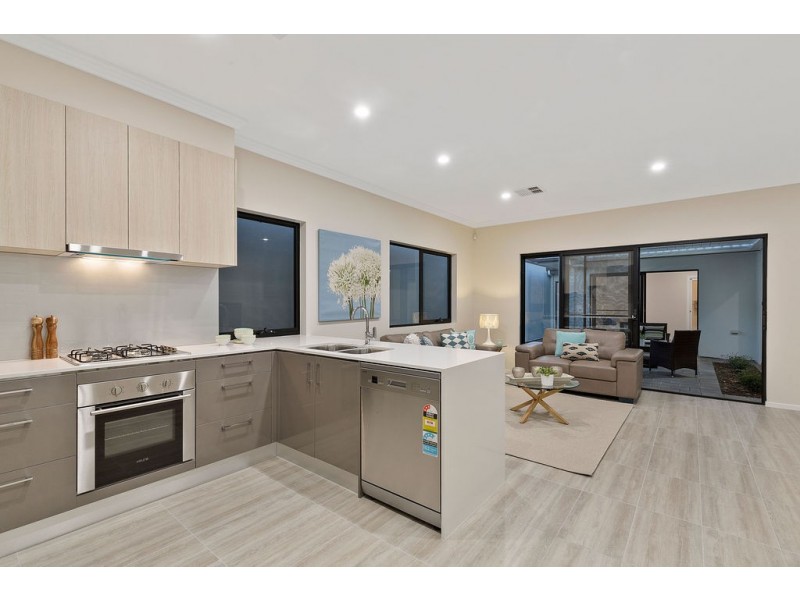 1a Galbraith Avenue, Park Holme SA 5043