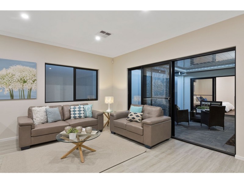 1a Galbraith Avenue, Park Holme SA 5043