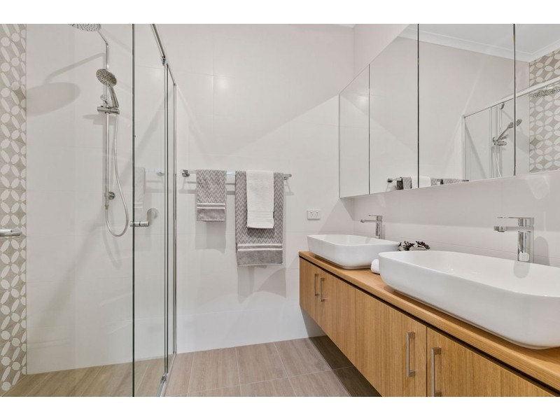 1a Galbraith Avenue, Park Holme SA 5043