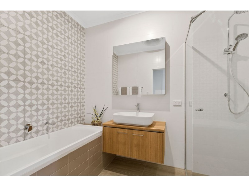 1a Galbraith Avenue, Park Holme SA 5043