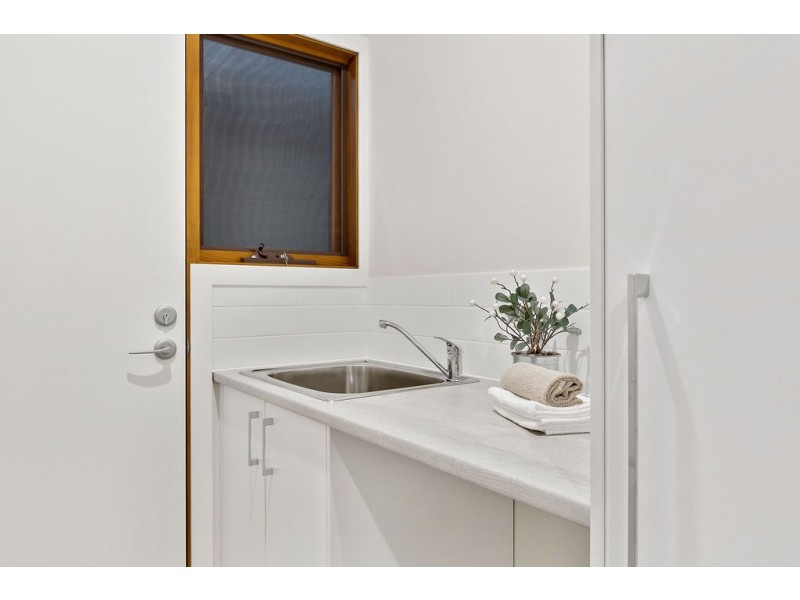 1a Galbraith Avenue, Park Holme SA 5043