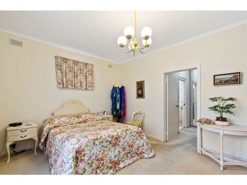 10 Weetunga Street, Fulham SA 5024