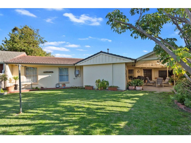 9 Saratoga Drive, Novar Gardens SA 5040
