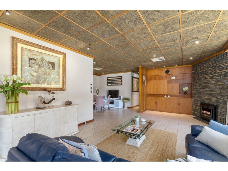 18 Old Drive, Novar Gardens SA 5040