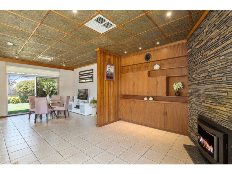 18 Old Drive, Novar Gardens SA 5040